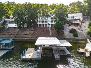 999 Imperial Point Dr, Lake Ozark, MO 65049