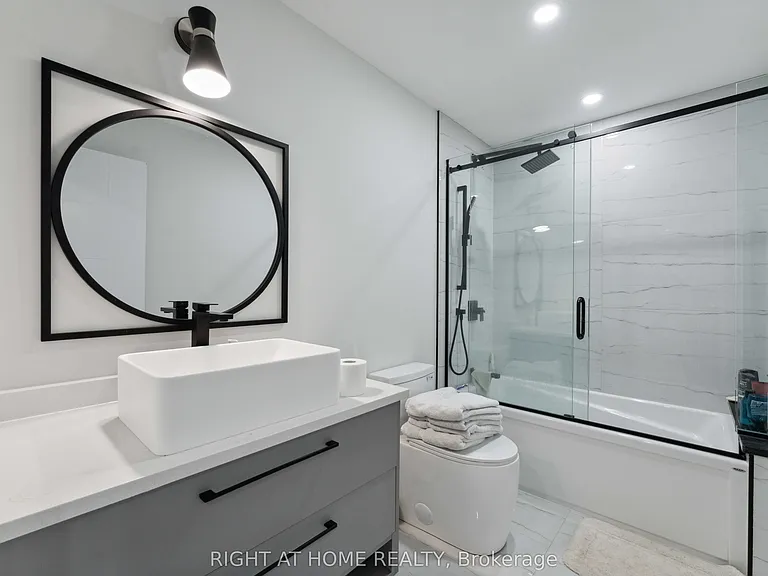 187 Carleton Ave — Photo 30