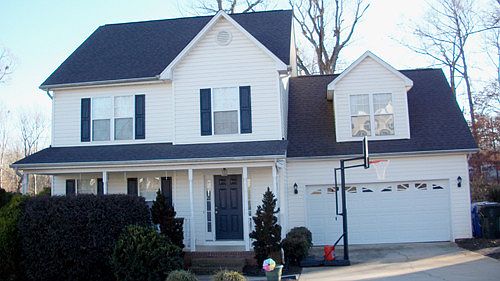 2nd image of 910 Brooklee Dr