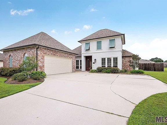 2nd image of 15813 Greystone Dr