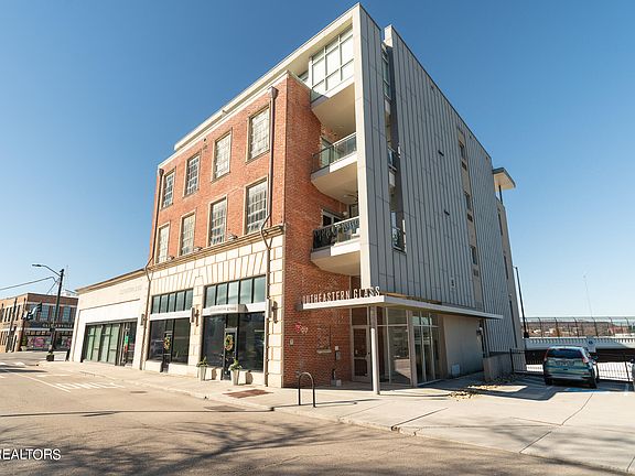 2nd image of 555 W Jackson Ave Unit 504