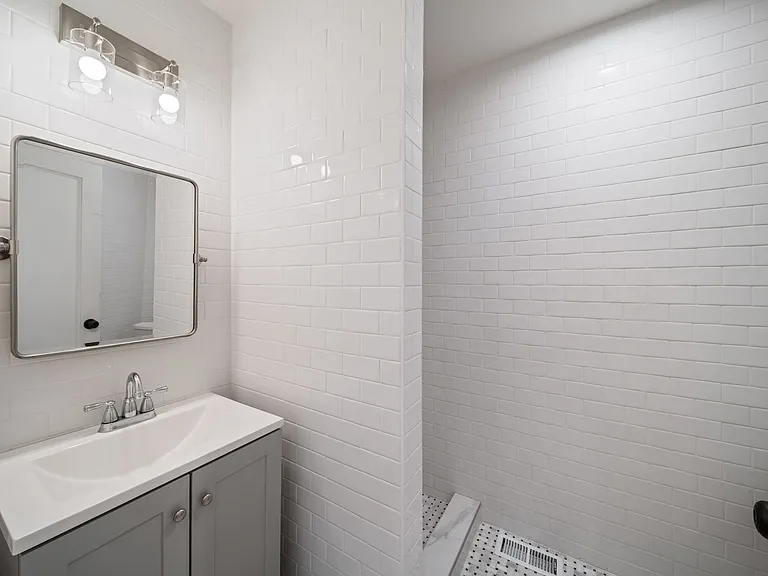 1118 Garnett Pl #1 — Photo 9