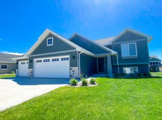 805 Steamboat Trl, Brookings, SD 57006