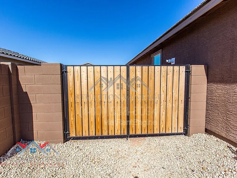 2520 E San Esteban Dr — Photo 4
