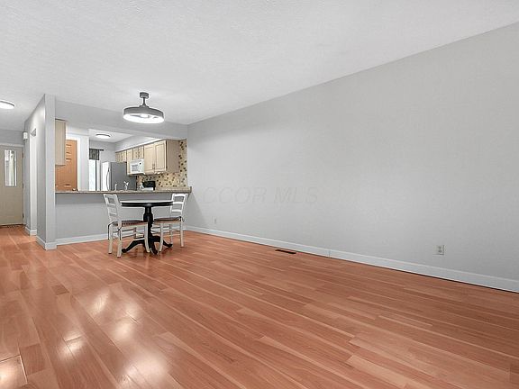 4th image of 3151 Parkview Dr
