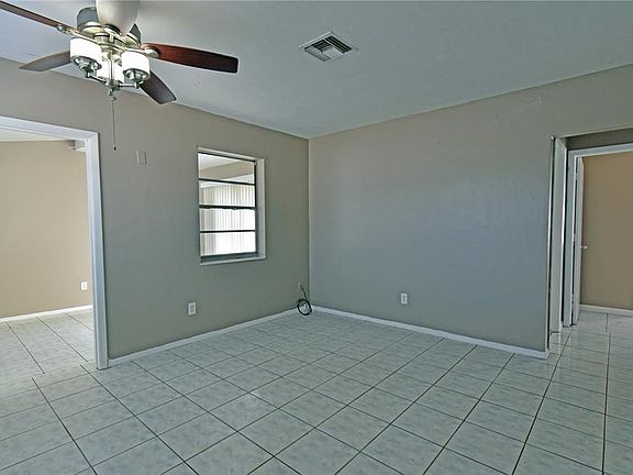 5th image of 421 Briarwood Ln #421