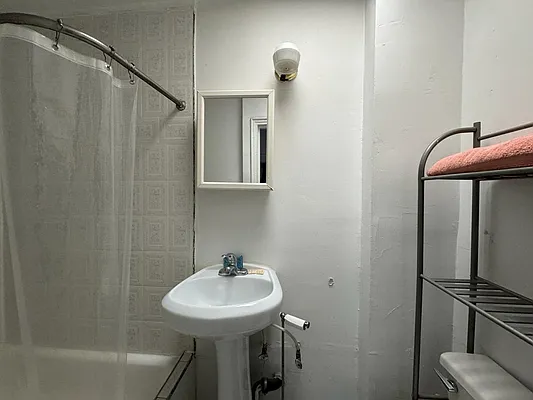 Rented by Pear NYC LLC | media 20