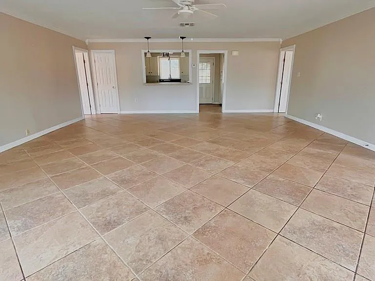 6 Country Club Rd — Photo 6