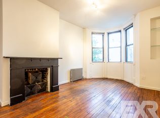 704 Leonard St #2A, Brooklyn, NY 11222