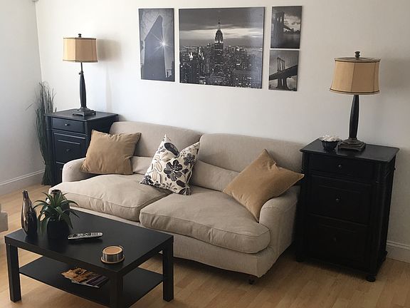 4th image of 30 Vaughan Dr #220