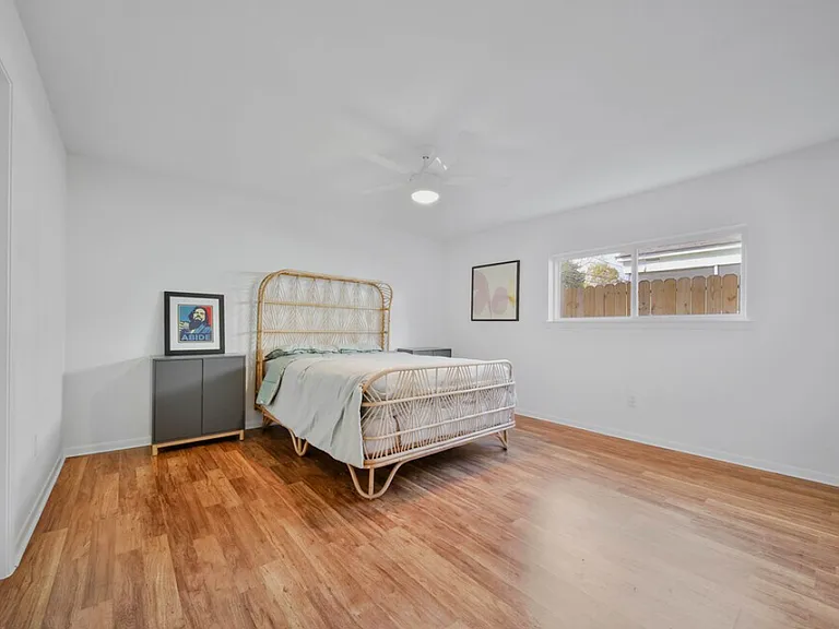 1408 Hughes St #15 — Photo 7