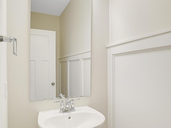 2nd image of 1901 Fallbrooke Dr