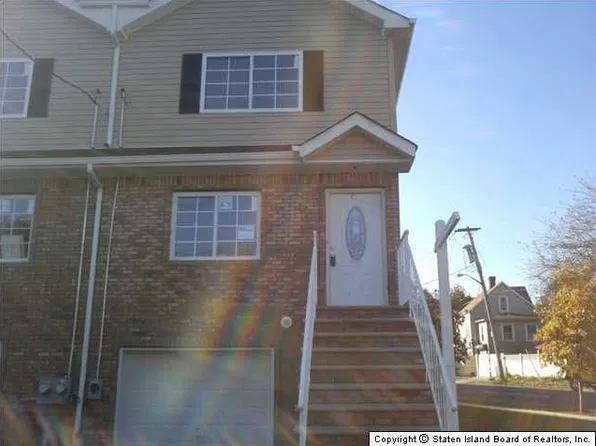 56 Roff St, Staten Island, NY 10304