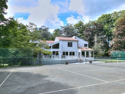 174 Cross Highway, Westport, CT, 06880