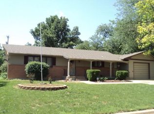 1004 Millwood Dr, Salina, KS 67401