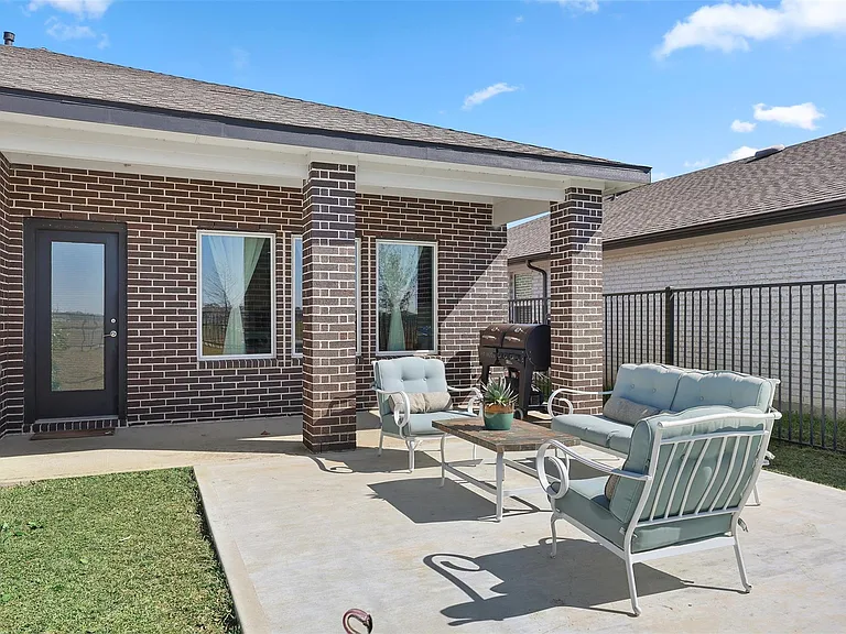2421 Mar Vista Ln — Photo 33