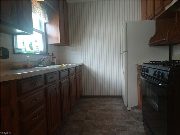 4th image of 2925 Woodridge St