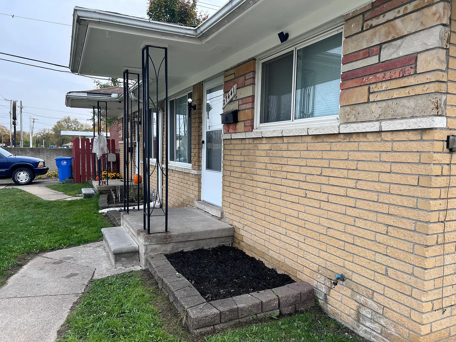 2 bed, 1100 sqft, $1,500 — Photo 2