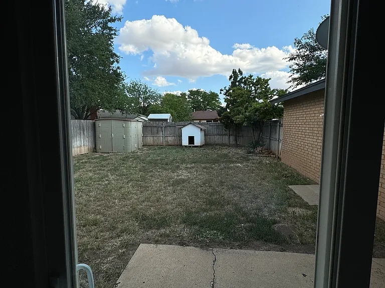 6715 Columbia Ln — Photo 18