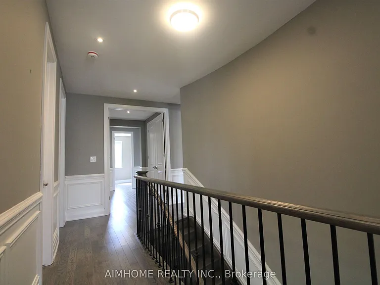 151 Bridgepointe Ct — Photo 11