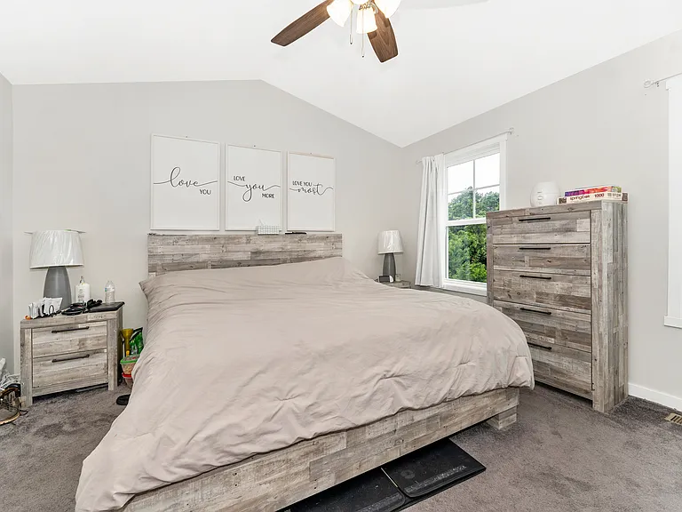 31 Moses Dr — Photo 5