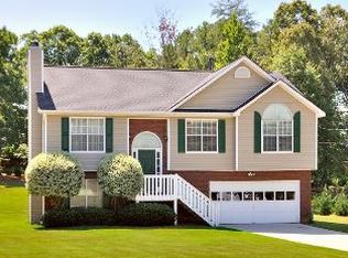 7317 Club Crest Dr, Flowery Branch, GA 30542