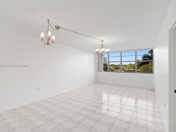5th image of 1351 NE Miami Gardens Dr APT 301E