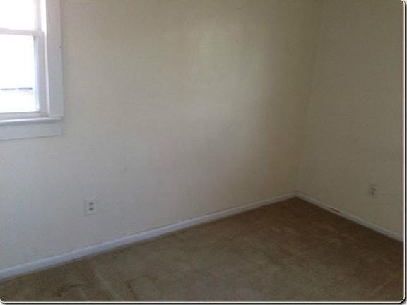 5th image of 2701 Cayce Dr