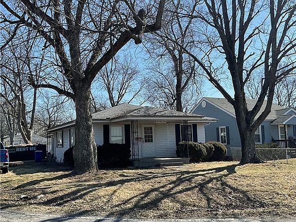 4th image of 1094 N Westlawn Ave