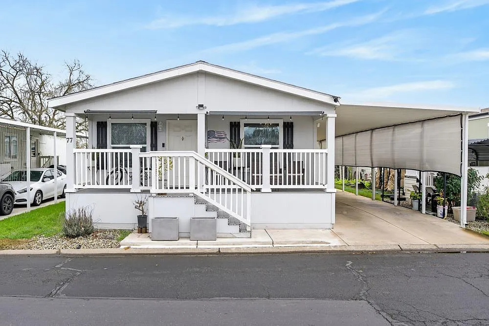 77 Village Green Dr photo 1