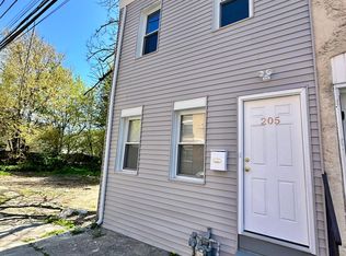 205 E 10th St, Chester, PA 19013