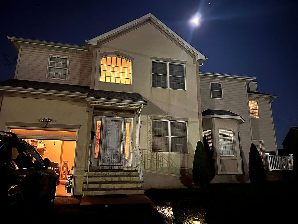 2nd image of 1443 Roosevelt Ave