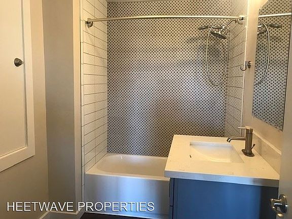 3rd image of 3961.5 Georgia St