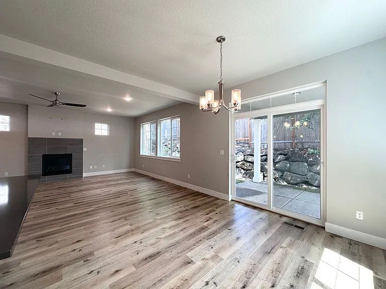 11732 SE Golden Eagle Ln — Photo 5