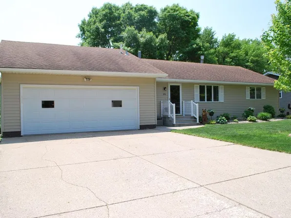 909 Martin St, Fairmont, MN 56031