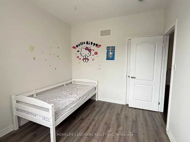156 Decast Cres — Photo 12