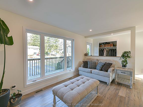 5th image of 355 Louise St