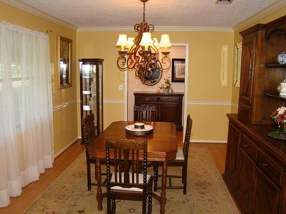 3rd image of 3130 Westmont Dr
