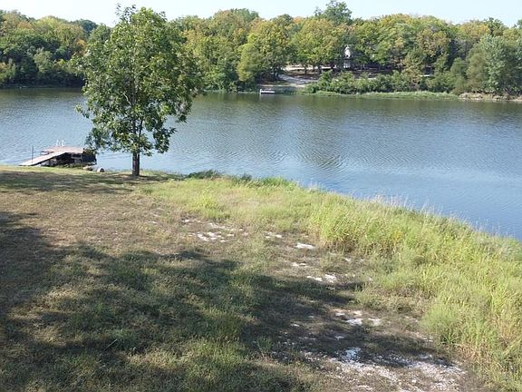 4th image of 158 Paddle Boat Ln
