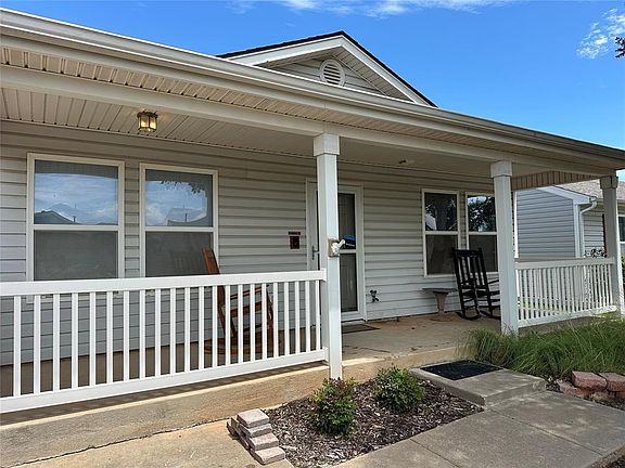 2nd image of 501 Poppy Ln