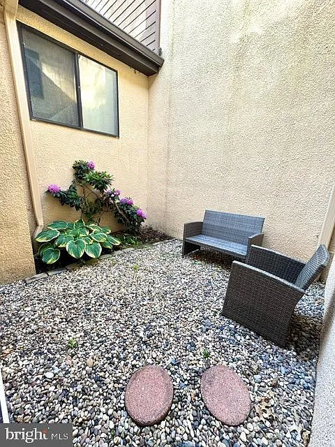 2 bed, 2.5 bath, 1379 sqft, $3,600 — Photo 3
