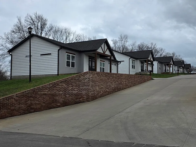 465 Magnolia Ridge Dr — Photo 2