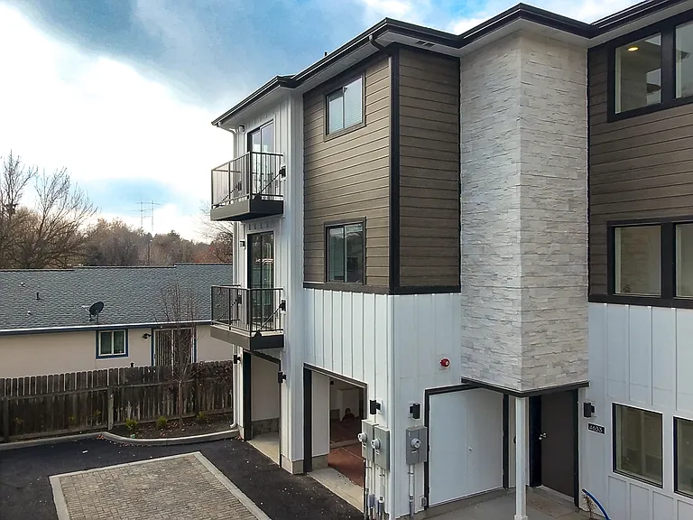 4362 N Iota Ln — Photo 1