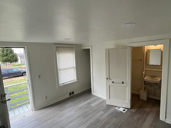 406 S Meridian St #6, Ravenna, OH 44266