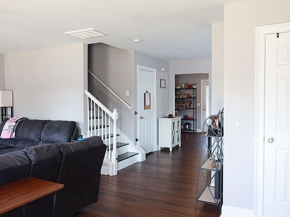 4th image of 1195 Chivalry St