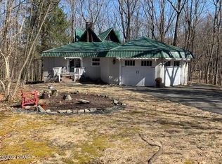 117 Cottonwood Dr, Hawley, PA 18428