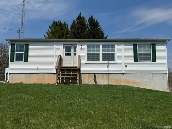 200 W Oyster Rd, Rose City, MI 48654