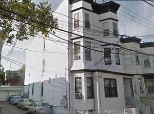 35 Poplar St #302, Jersey City, NJ 07307