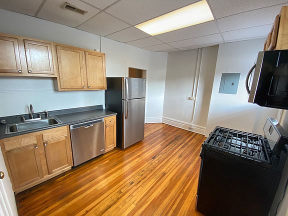 4th image of 1430 Neil Ave #9