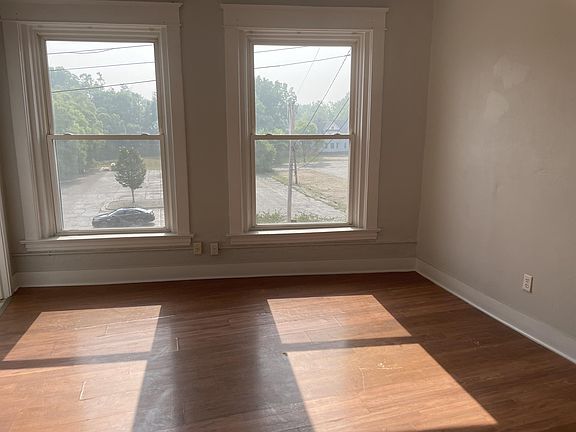 4th image of 1336 Portage St #37